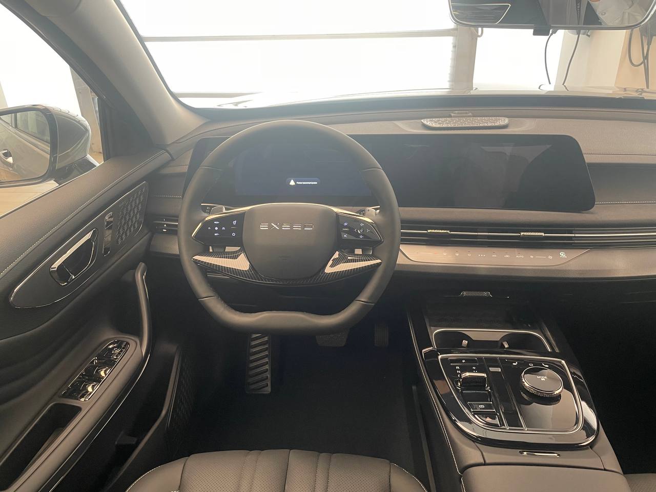 Автомобиль EXEED LX I [2-й рестайлинг] 1.6 AMT 4WD (150 л.с.) Premium Серебристый 2024 