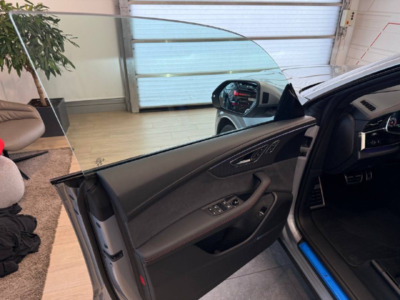 Автомобиль Audi Q8 I (4M) [рестайлинг] 3.0d AT 4WD (249 л.с.) 45 TDI Серебристый 2025 