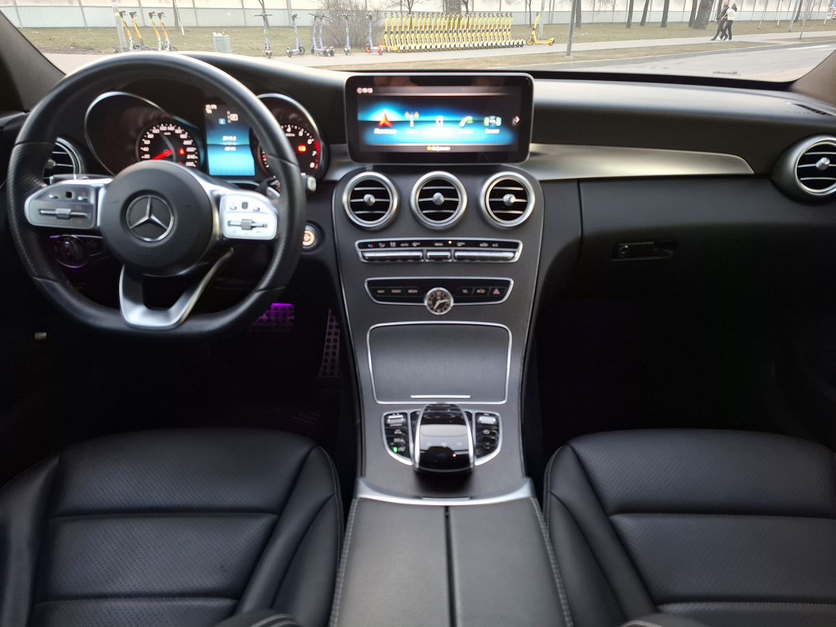 Автомобиль Mercedes-Benz C-Класс IV (W205/S205/C205) [рестайлинг] 180 1.5 AT (150 л.с.) Sport Зелёный 2019 с пробегом 68 142 км