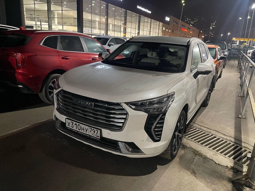 Автомобиль Haval Jolion I поколение 1.5 AMT 4WD (150 л.с.) Premium Белый 2022 с пробегом 67 803 км