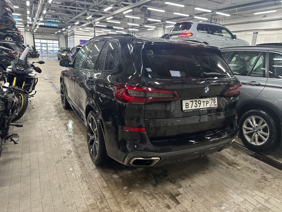 Автомобиль BMW X5 IV поколение (G05) M50 4.4 AT 4WD (530 л.с.) M Special by Individual Чёрный 2021 с пробегом 100 265 км