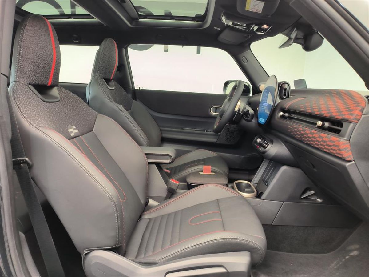 Автомобиль MINI Hatch IV поколение (F65/F66/J01) 2.0 AMT (231 л.с.) JCW Серый 2025 