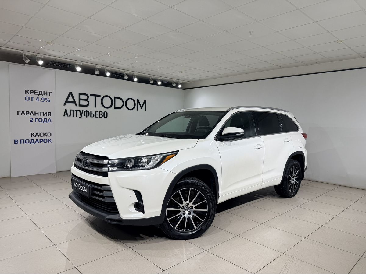 Автомобиль Toyota Highlander III [рестайлинг] 3.5 AT 4WD (249 л.с.) Люкс Safety Белый 2017 с пробегом 171 780 км