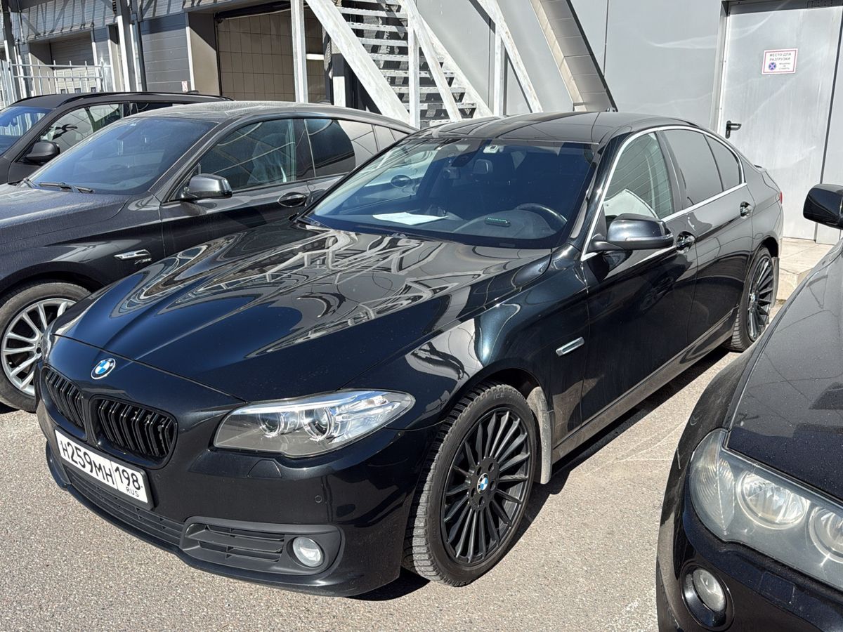 Автомобиль BMW 5 серии VI (F07/F10/F11) [рестайлинг] 528 2.0 AT 4WD (245 л.с.) Base Чёрный 2013 с пробегом 201 000 км