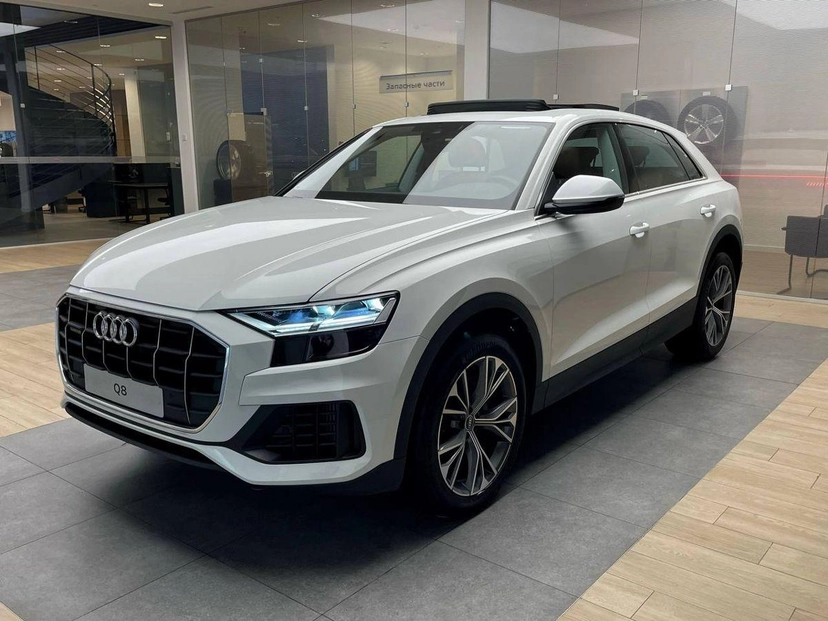 Автомобиль Audi Q8 I поколение 3.0 AT 4WD (340 л.с.) Base Белый 2022 с пробегом 13 км