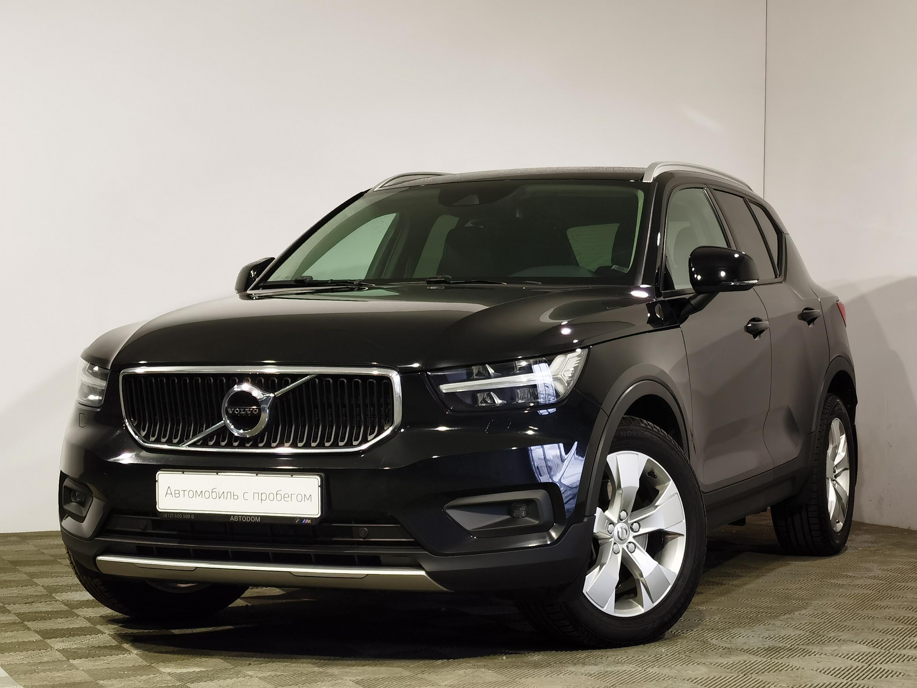Автомобиль Volvo XC40 I поколение 2.0 AT 4WD (190 л.с.) Momentum (MY18-20) Черный 2019 с пробегом 97595 км