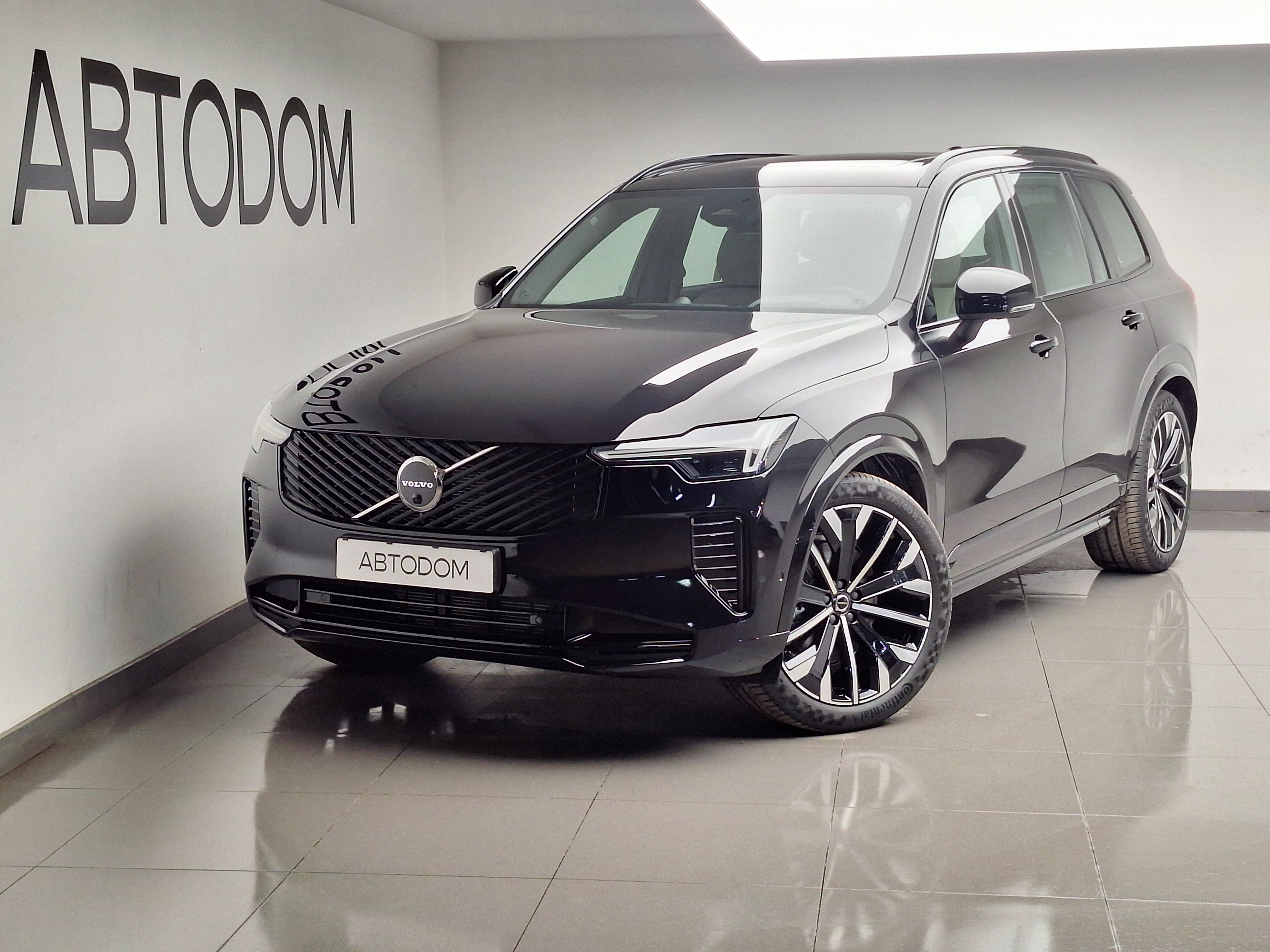 Автомобиль Volvo XC90 II [2-й рестайлинг] 2.0 AT 4WD (300 л.с.) Base Чёрный 2025 