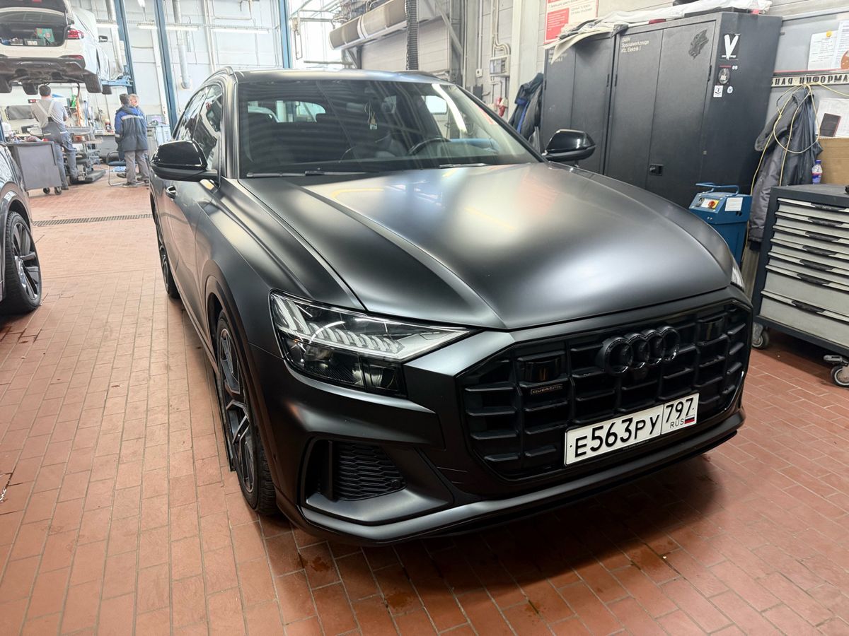 Автомобиль Audi Q8 I поколение (4M) 3.0d AT 4WD (286 л.с.) Base Чёрный 2021 с пробегом 94 478 км