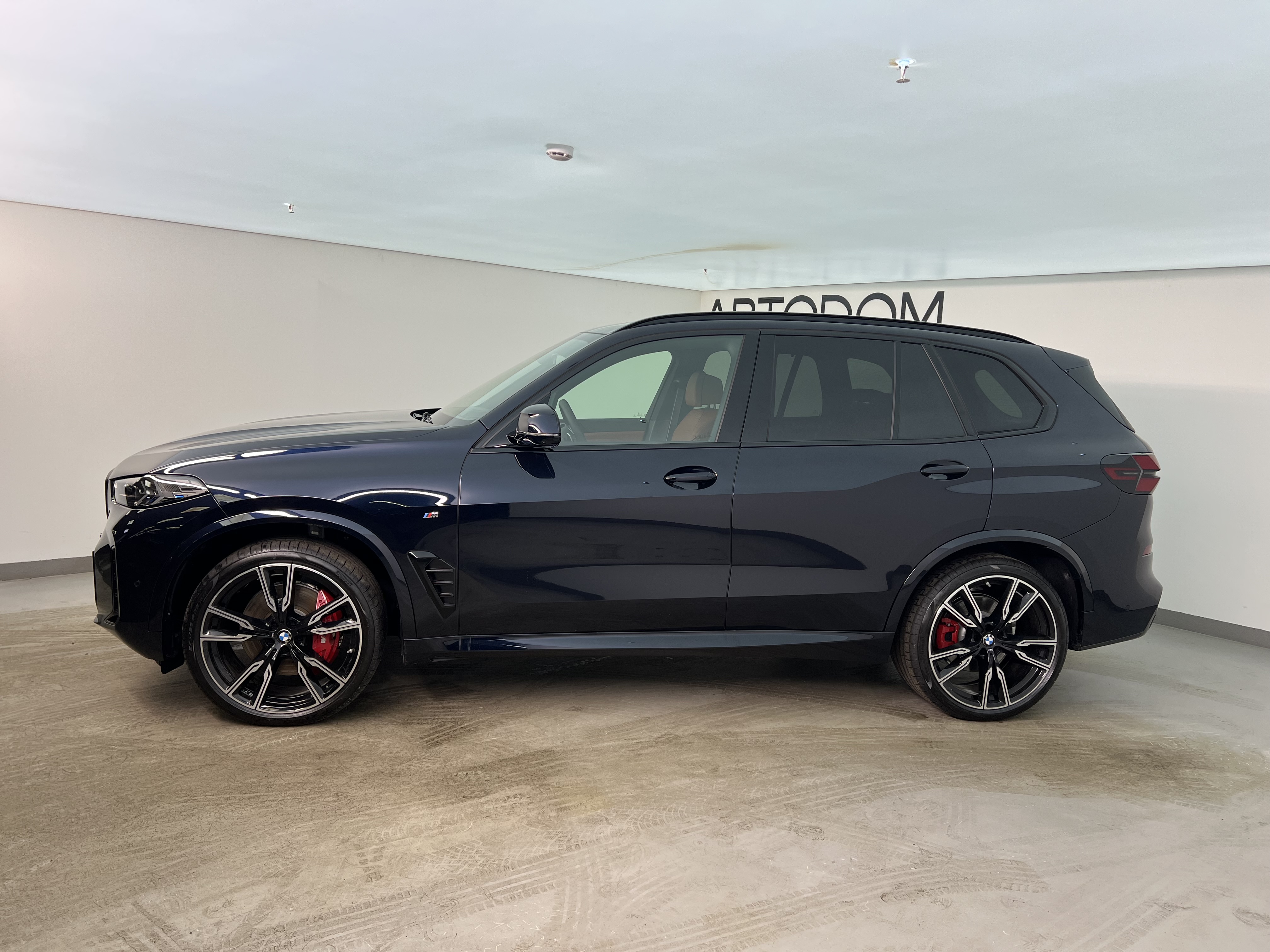 Автомобиль BMW X5 IV (G05) [рестайлинг] 3.0d AT 4WD (340 л.с.) xDrive40d Синий 2025 