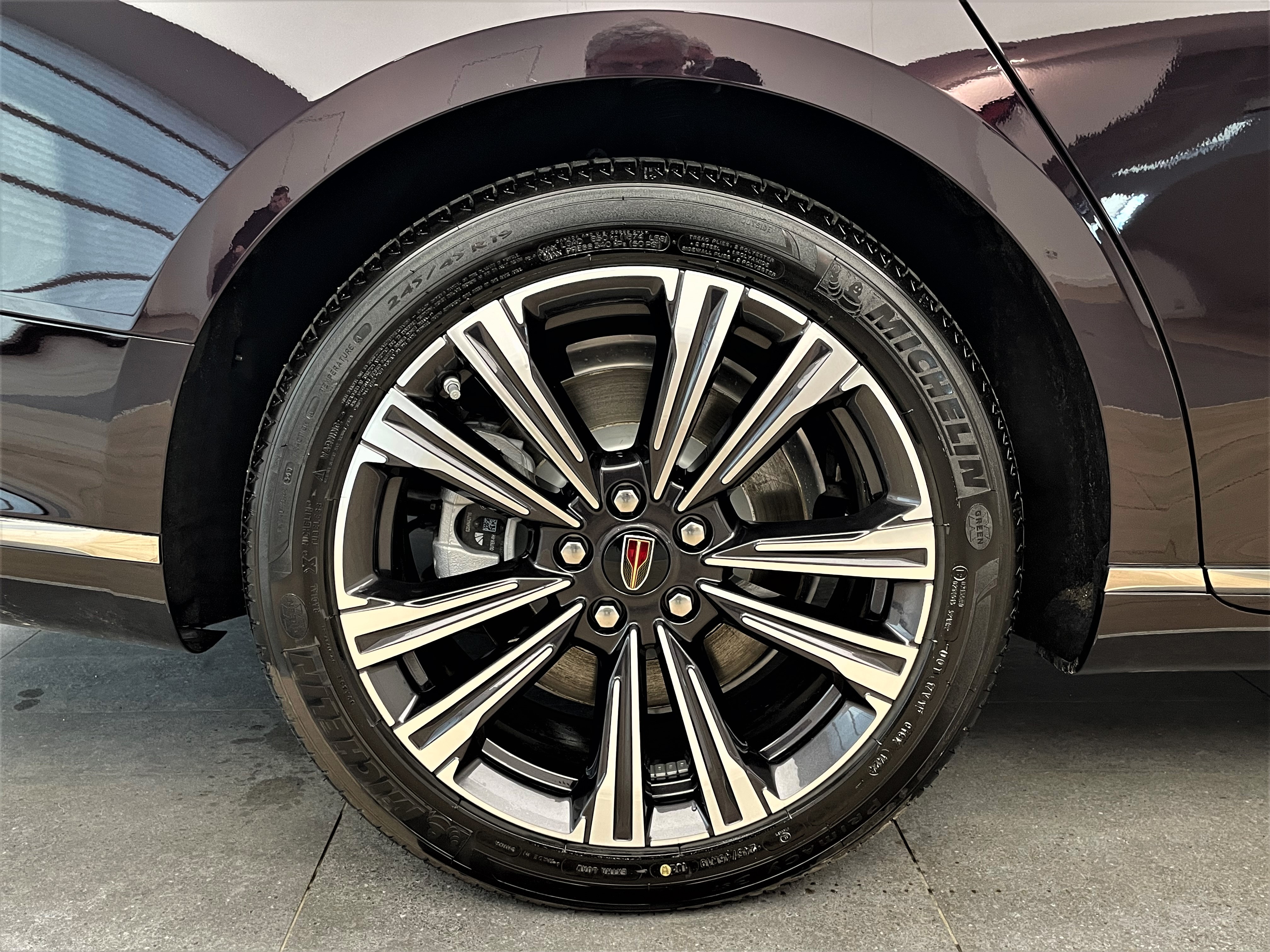 Автомобиль Hongqi H9 I [рестайлинг] 2.0 AMT (245 л.с.) Deluxe Фиолетовый 2024 