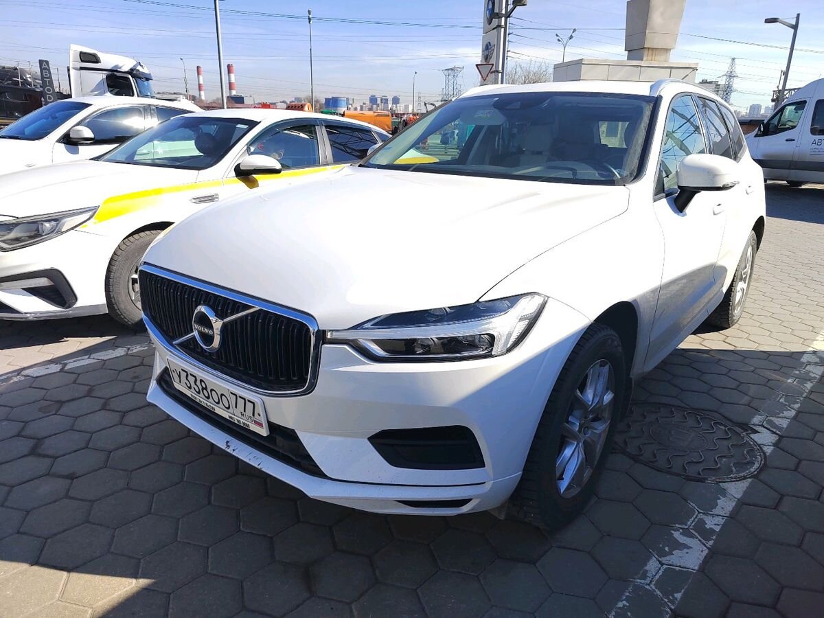 Автомобиль Volvo XC60 II поколение 2.0 AT 4WD (249 л.с.) Base Белый 2018 с пробегом 141 525 км