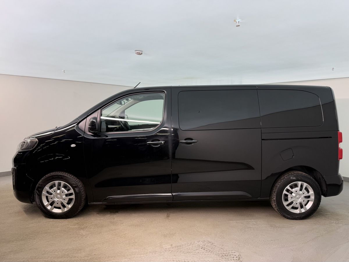 Автомобиль Opel Zafira Life I поколение 2.0d AT (150 л.с.) Innovation Чёрный 2021 с пробегом 125 425 км