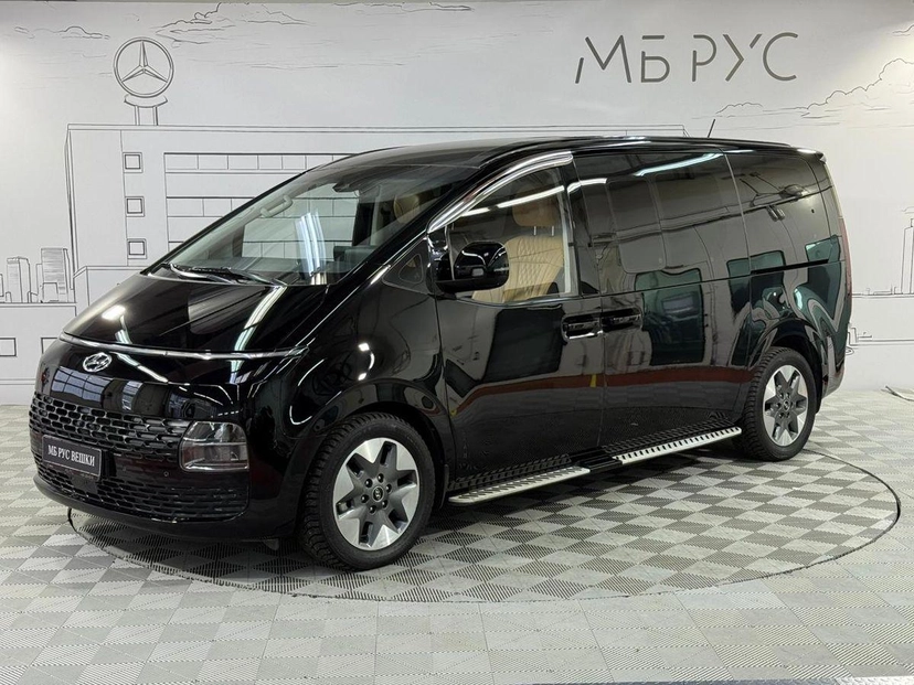 Автомобиль Hyundai Staria I поколение 2.2d AT 4WD (177 л.с.) High-Tech Чёрный 2021 с пробегом 87 095 км