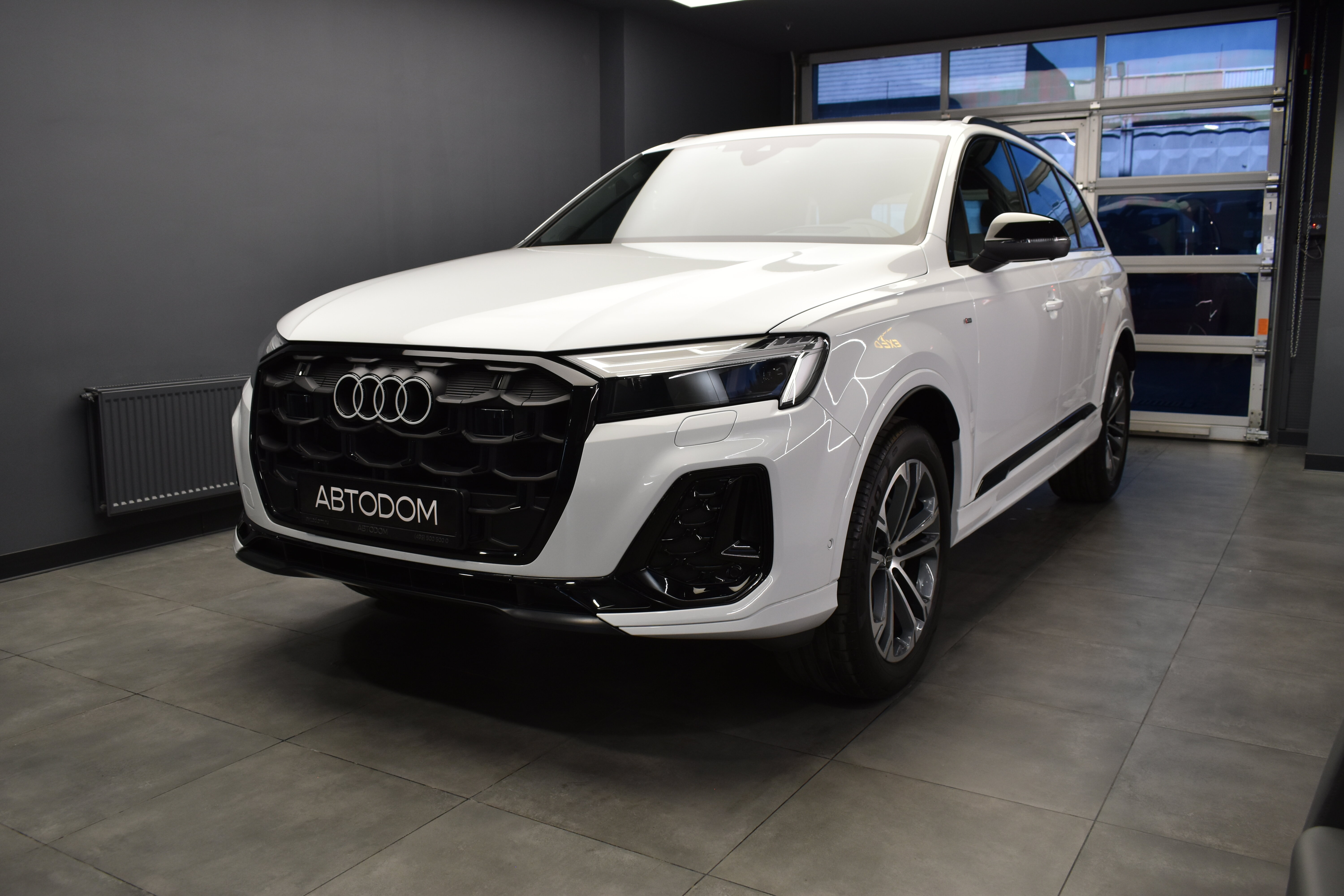 Автомобиль Audi Q7 II (4M) [2-й рестайлинг] 2.0 AT 4WD (252 л.с.) 45 TFSI quattro tiptronic Белый 2025 