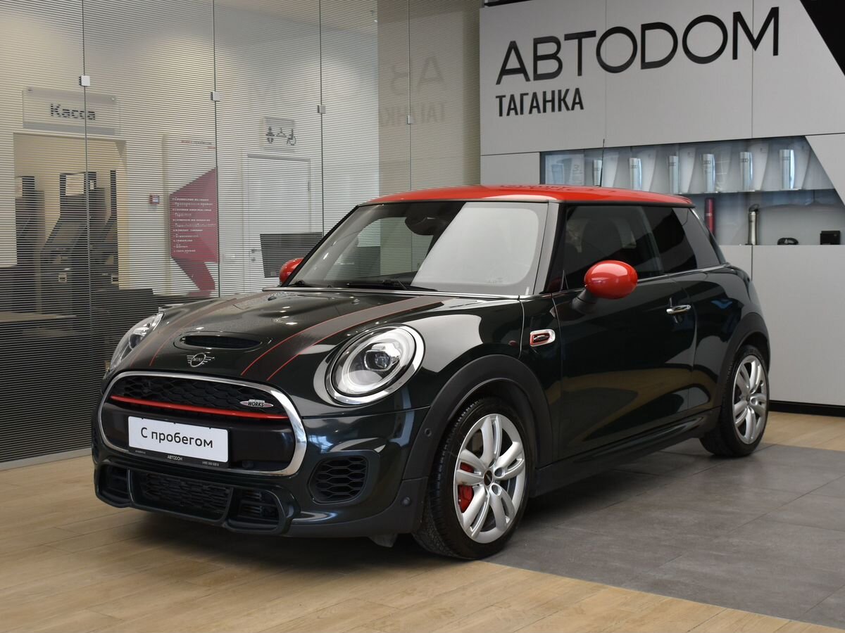 Автомобиль MINI Hatch III (F55/F56) [рестайлинг] John Cooper Works 2.0 AT (231 л.с.) John Cooper Works Зелёный 2018 с пробегом 70 826 км
