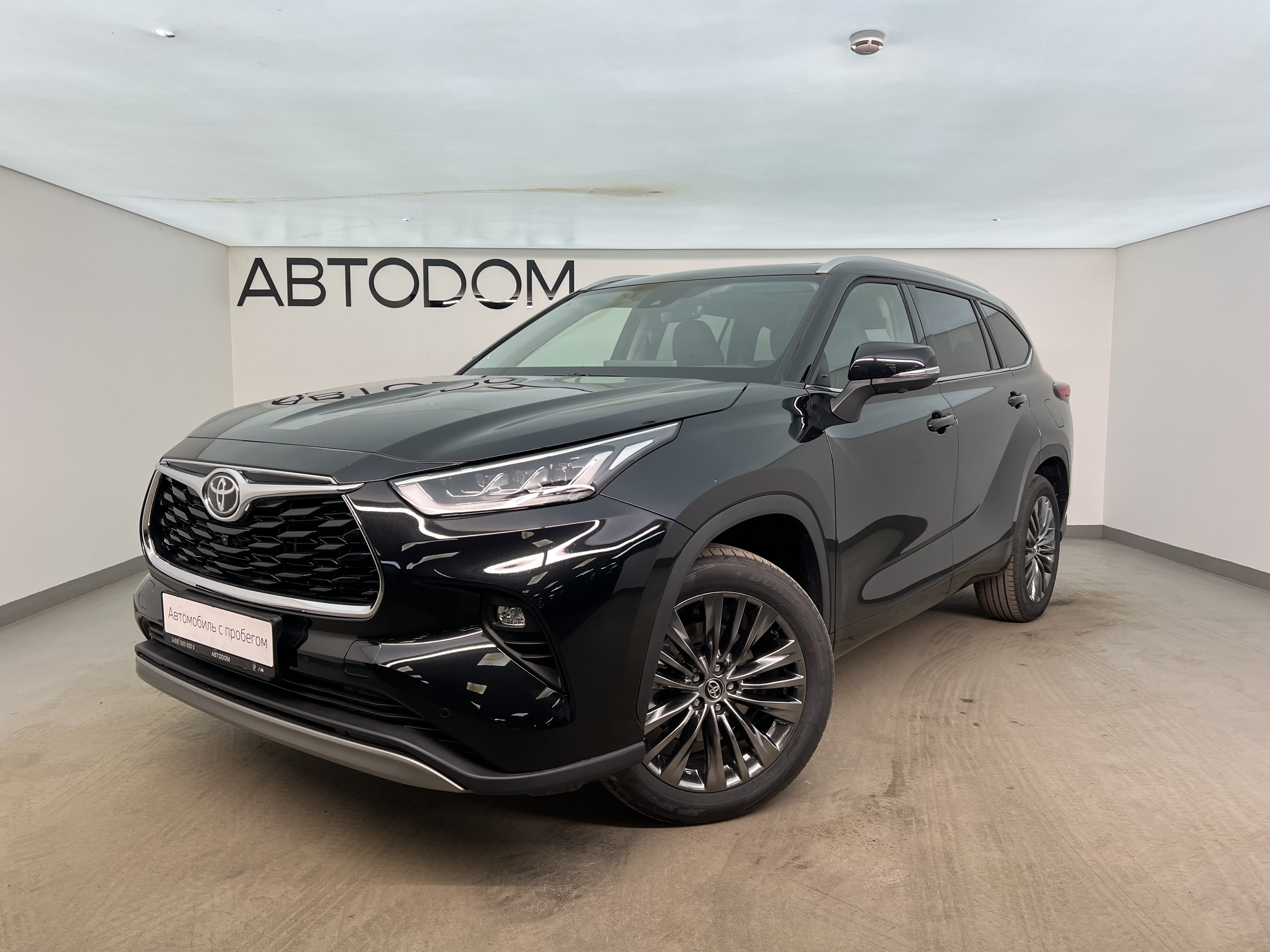 Автомобиль Toyota Highlander IV поколение 2.0 AT 4WD (248 л.с.) Base Чёрный 2025 