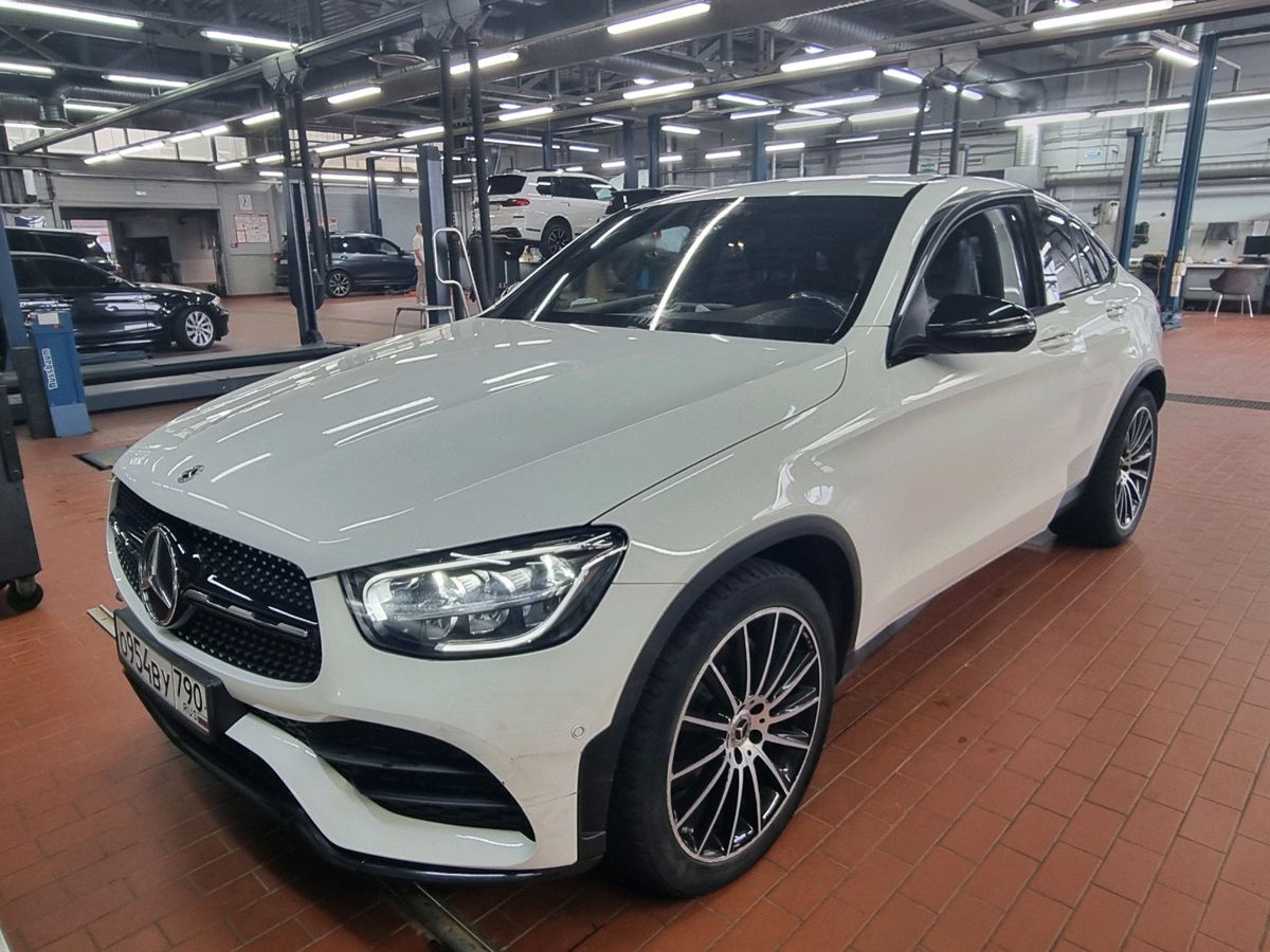 Mercedes-Benz GLC coupe I (C253) [рестайлинг] 300 2.0 AT 4Matic (249 л.с.) Sport Белый 2021 с пробегом 71 453 км