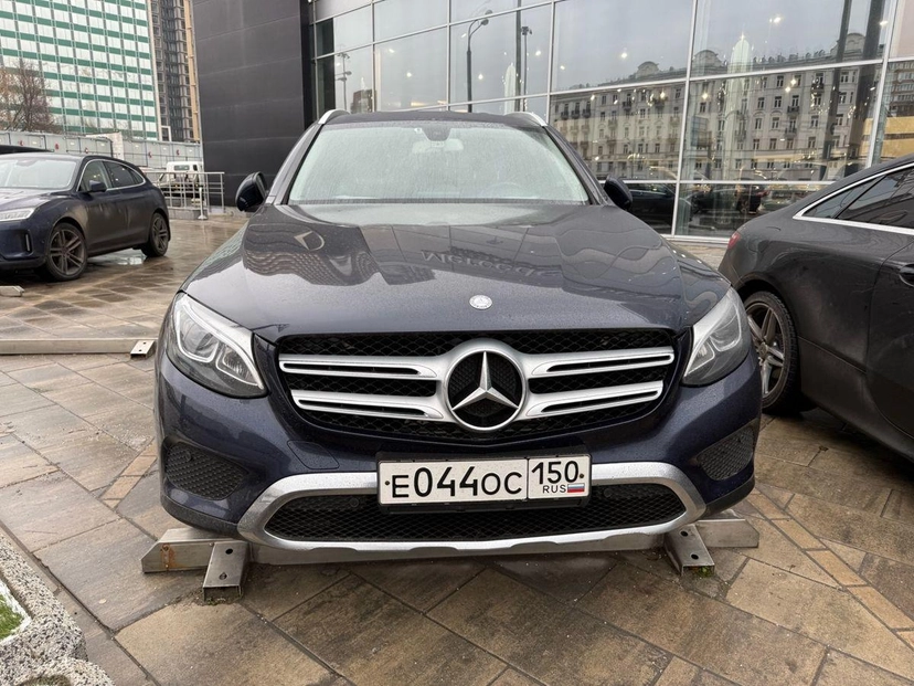 Автомобиль Mercedes-Benz GLC I поколение (X253) 220 2.1d AT 4Matic (170 л.с.) Особая серия Синий 2016 с пробегом 82 000 км