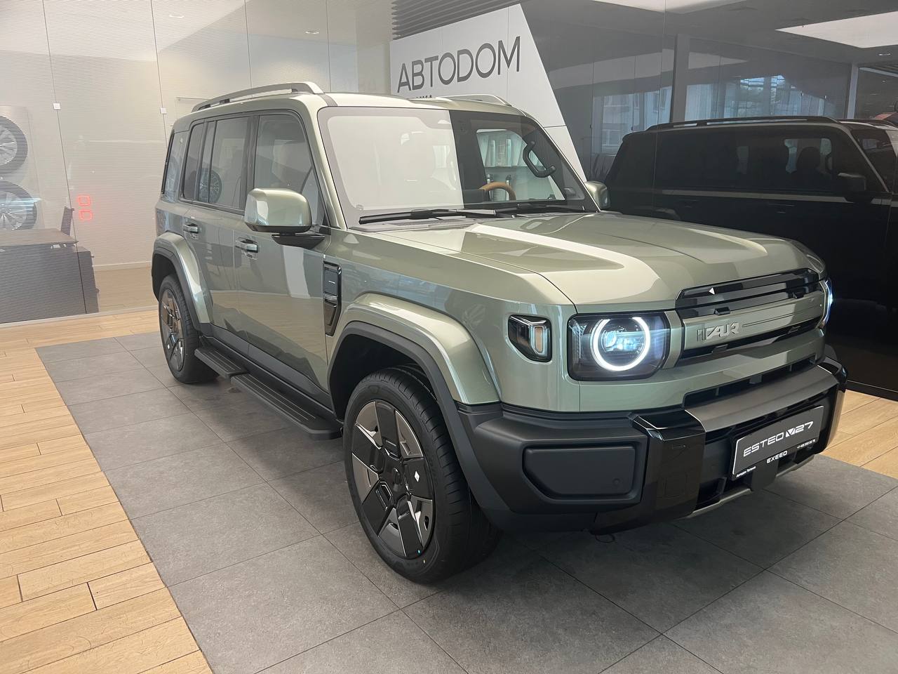 ESTEO V27 I поколение 1.5hyb AT 4WD (456 л.с.) Премиум Зелёный 2026 