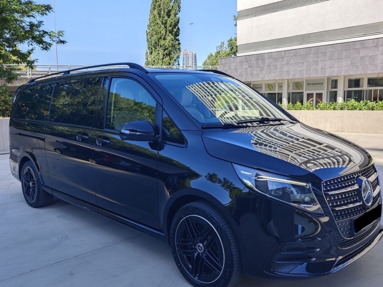Mercedes-Benz V-Класс II (W447) [2-й рестайлинг] 2.0d AT 4Matic Extra Long (237 л.с.) Avantgarde Чёрный 2026 