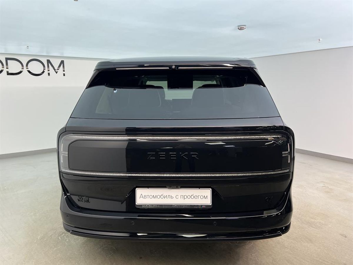 Автомобиль ZEEKR 9X I поколение 55 kWh 2.0hyb AT 4WD (898 л.с.) Base Чёрный 2025 