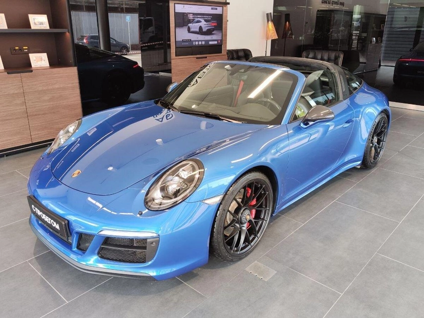 Автомобиль Porsche 911 VII (991) [рестайлинг] Targa 4 GTS 3.0 AMT 4WD (450 л.с.) Targa 4 GTS Синий 2018 с пробегом 35 000 км