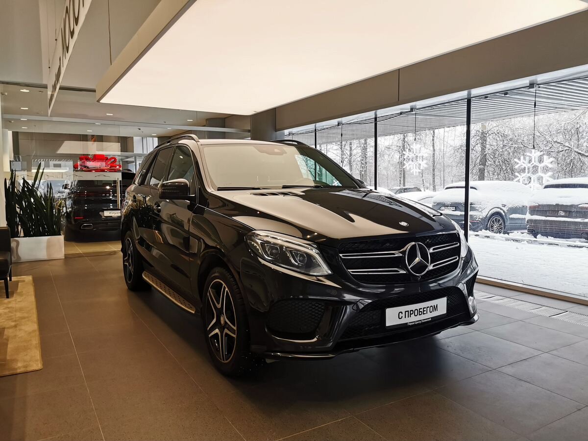Автомобиль Mercedes-Benz GLE I поколение (W166) 400 3.0 AT 4Matic (333 л.с.) Особая серия Чёрный 2016 с пробегом 179 351 км