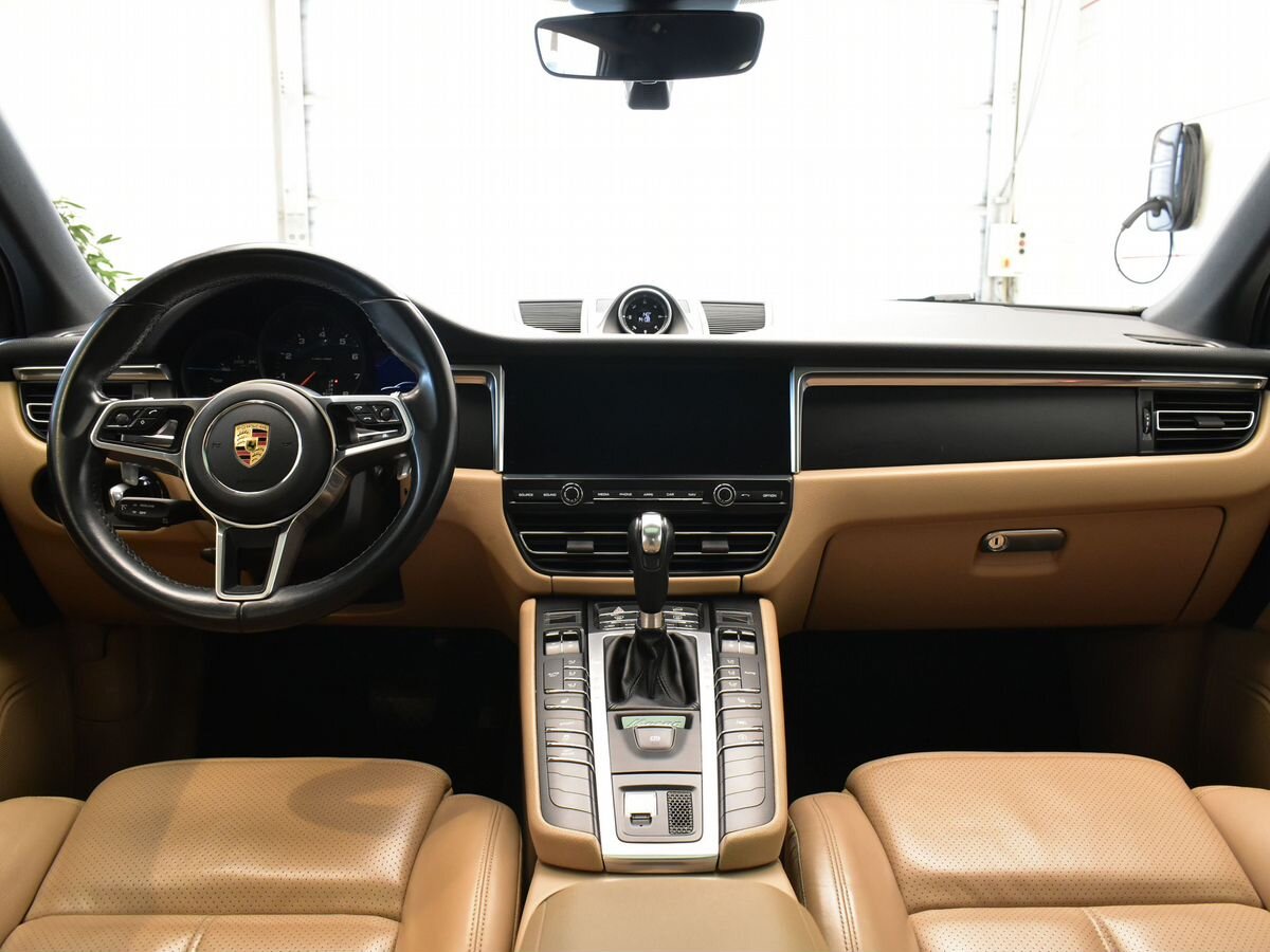 Porsche Macan I [рестайлинг] 2.0 AMT 4WD (252 л.с.) Base Коричневый 2021 с пробегом 138 052 км