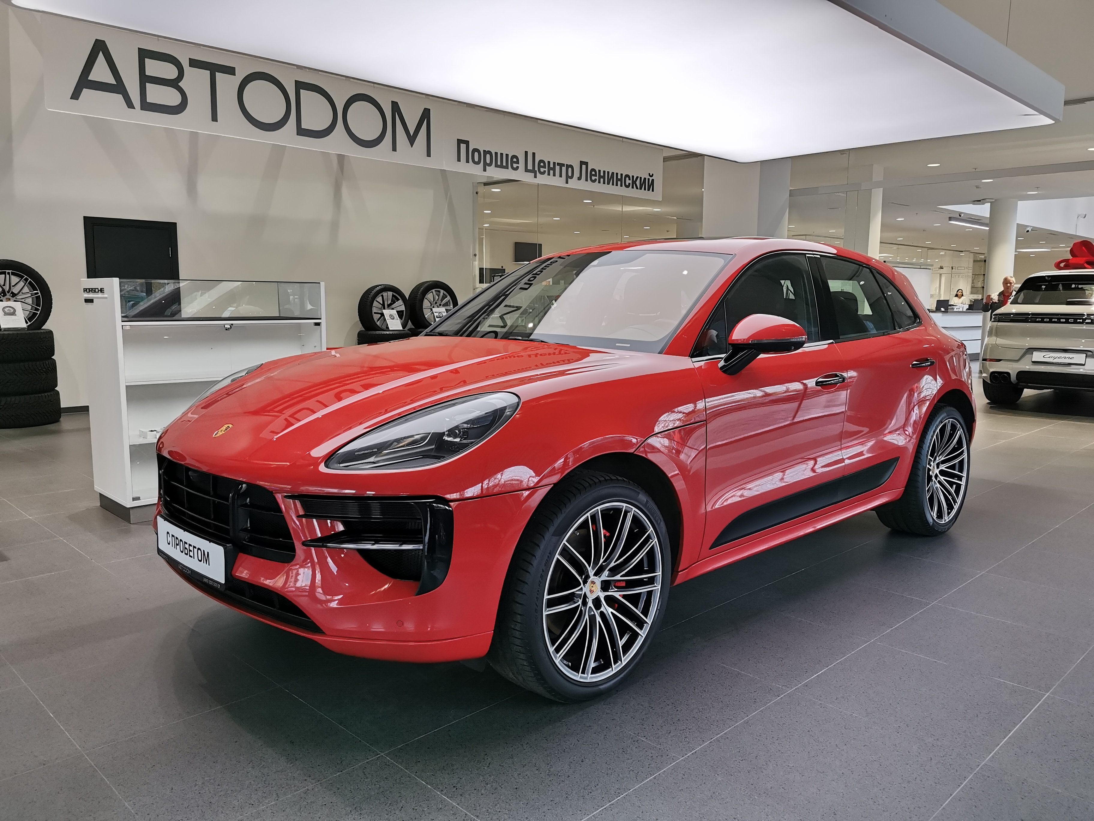 Автомобиль Porsche Macan I [рестайлинг] GTS 2.9 AMT 4WD (380 л.с.) GTS Красный 2021 с пробегом 50 878 км