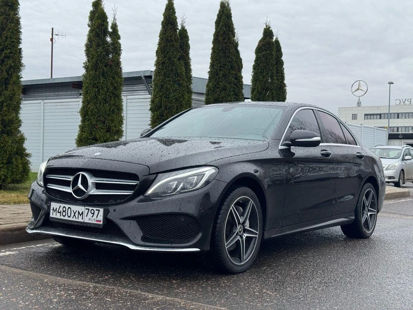 Автомобиль Mercedes-Benz C-Класс IV поколение (W205/S205/C205) 180 1.6 AT (156 л.с.) Sport Чёрный 2014 с пробегом 129 134 км
