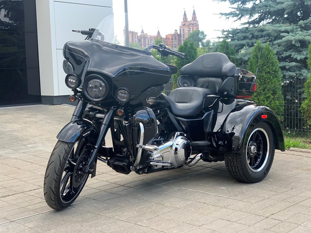 Мотоцикл Harley-Davidson Tri Glide Ultra I поколение Tri Glide Ultra Base Черный 2012 с пробегом 7840 км