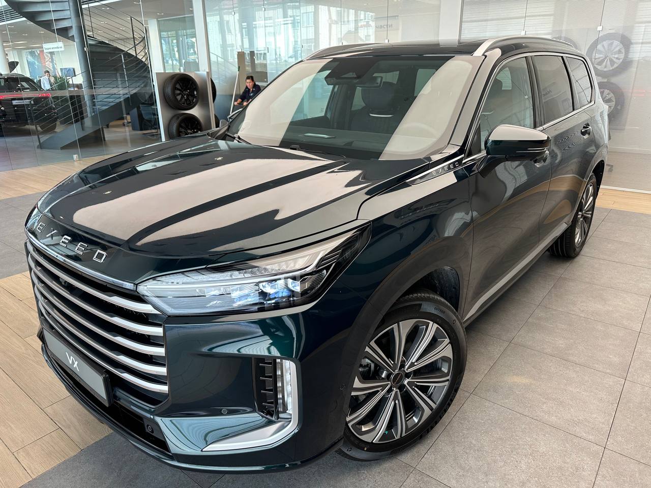 Автомобиль EXEED VX I [рестайлинг] 2.0 AT 4WD (249 л.с.) President (7 мест) Зелёный 2024 