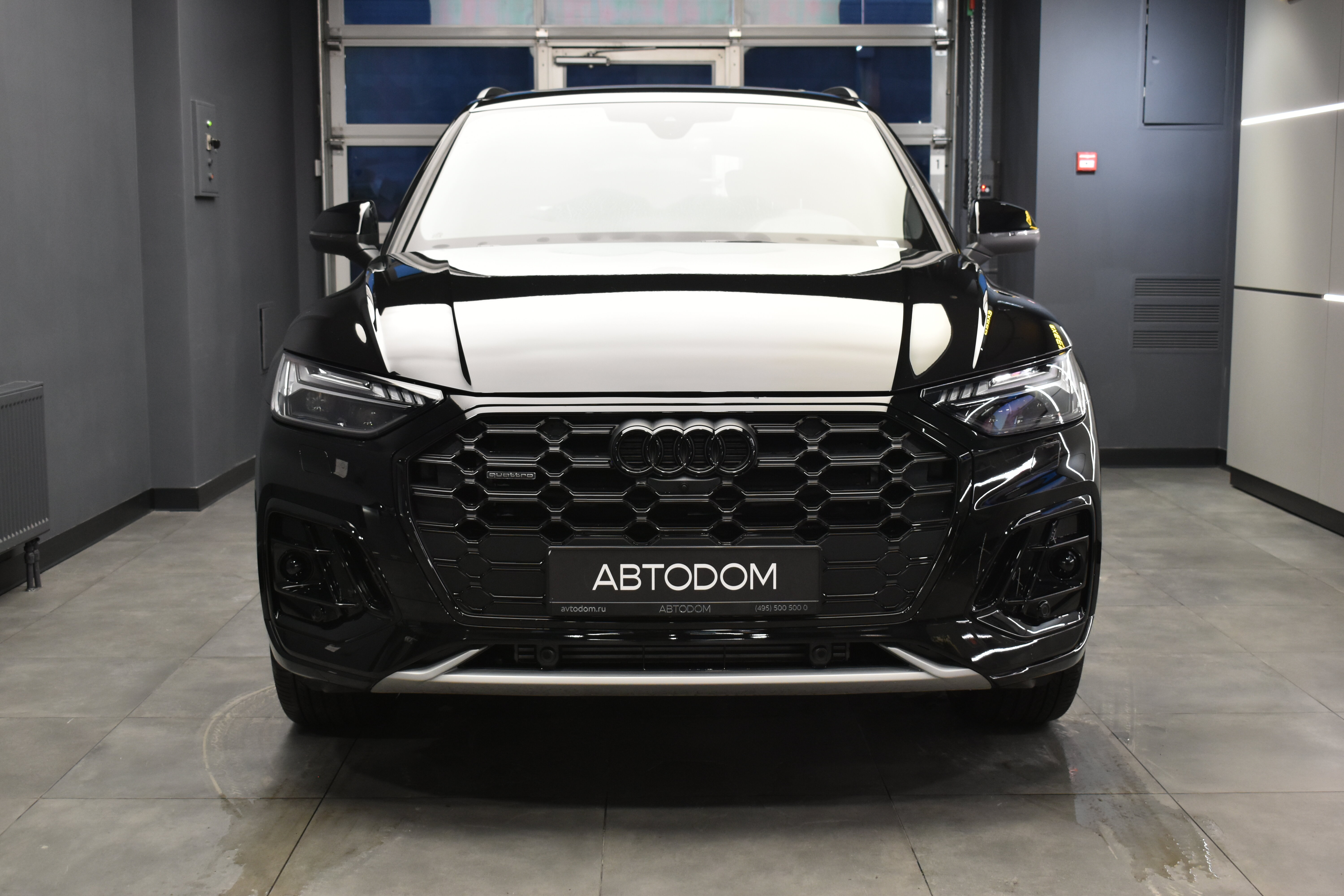 Автомобиль Audi Q5 II (FY) [рестайлинг] 2.0 AMT 4WD (245 л.с.) 45 TFSI quattro S tronic Чёрный 2025 