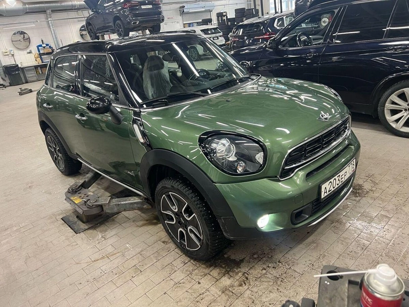 Автомобиль MINI Countryman I поколение (R60) Cooper S 1.6 AT 4WD (184 л.с.) Cooper S Зелёный 2015 с пробегом 79 930 км