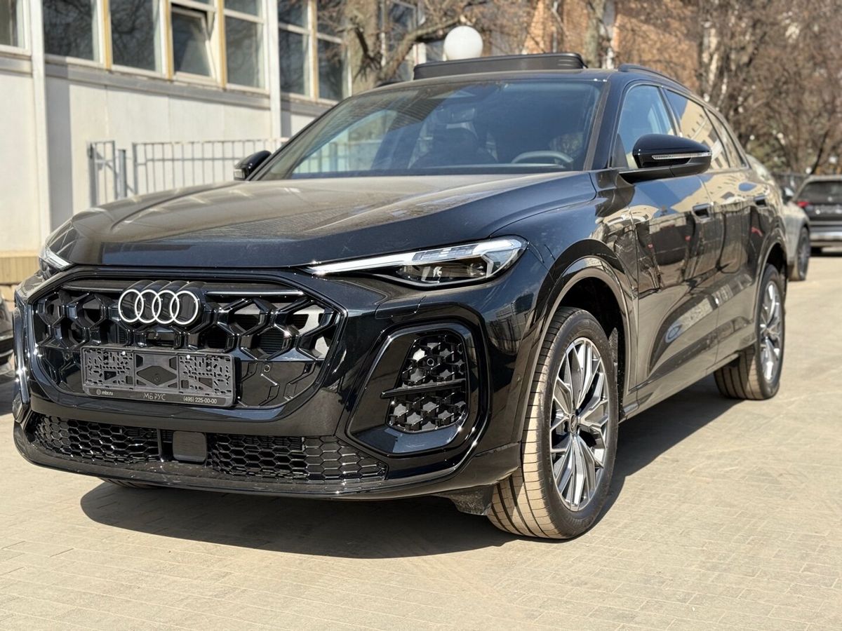 Автомобиль Audi Q5 III поколение 2.0 AMT 4WD (204 л.с.) Luxury Чёрный 2026 с пробегом 10 км