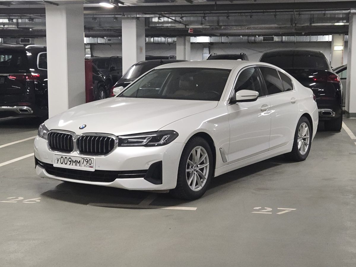 BMW 5 серии VII (G30/G31) [рестайлинг] 520 2.0d AT 4WD (190 л.с.) Business Белый 2020 с пробегом 244 000 км
