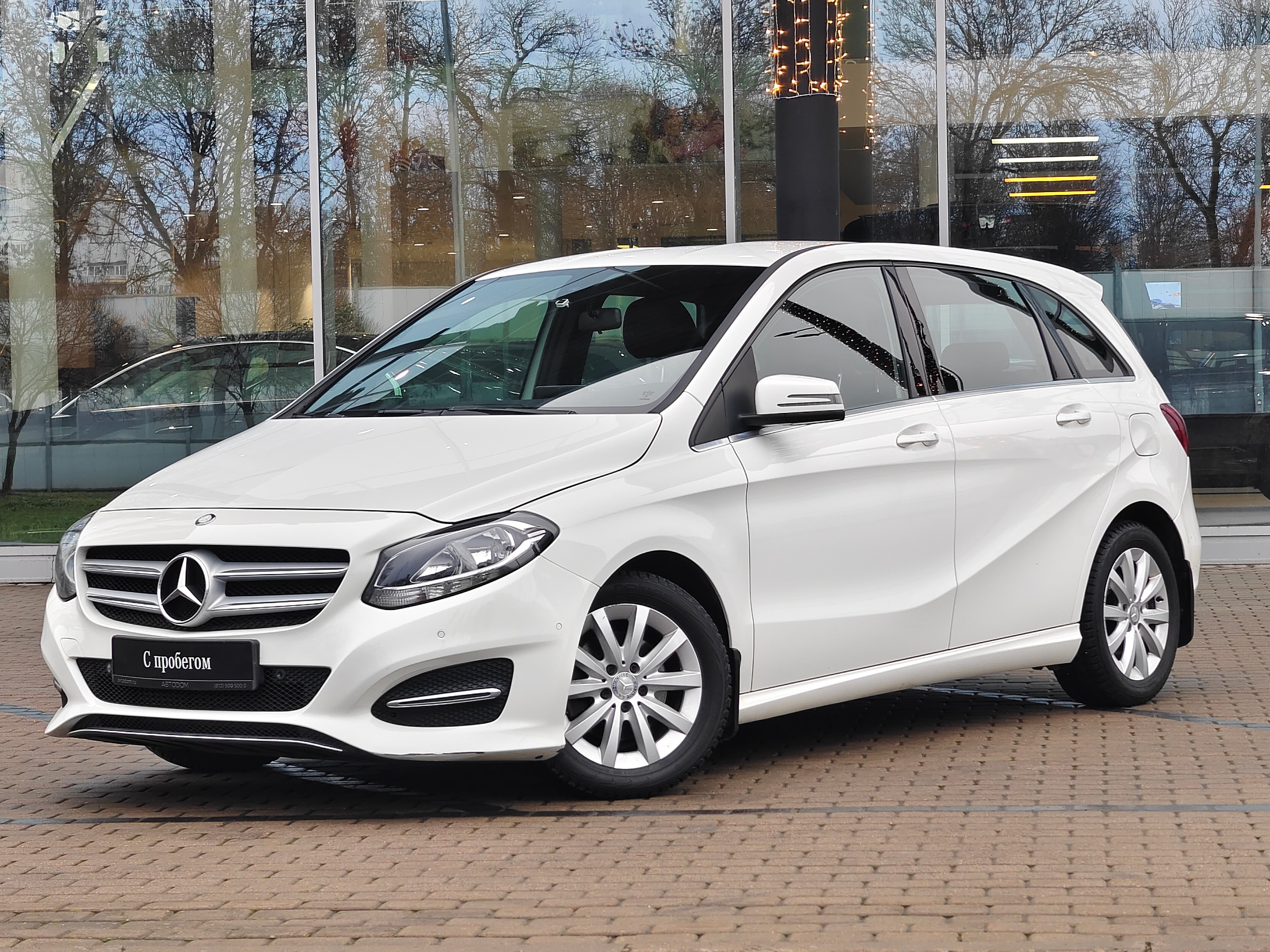 Автомобиль Mercedes-Benz B-Класс II (W246) [рестайлинг] 180 1.6 AMT (122 л.с.) Особая серия Белый 2015 с пробегом 110 550 км