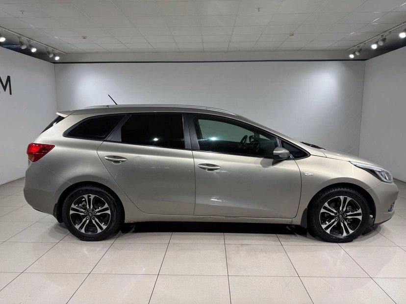 Автомобиль Kia Ceed II поколение 1.6 AT (129 л.с.) Comfort Бежевый 2013 с пробегом 183 801 км