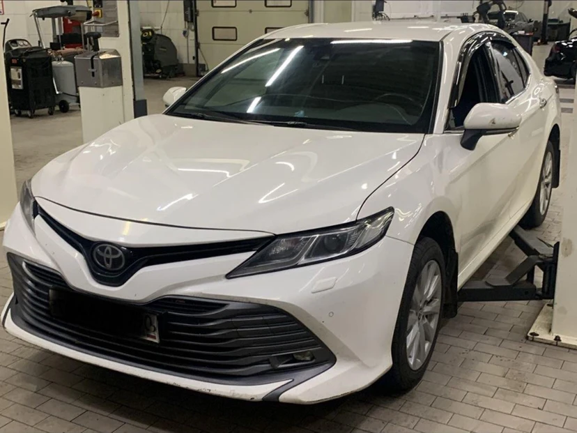 Toyota Camry VIII поколение (XV70) 2.5 AT (181 л.с.) Элеганс Safety Белый 2020 с пробегом 175 021 км