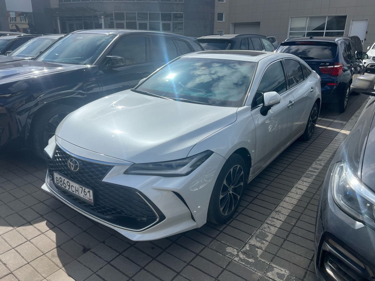 Автомобиль Toyota Avalon V поколение (XX50) 2.5 AT (209 л.с.) Luxury Белый 2022 с пробегом 84 751 км