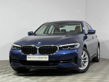 Автомобиль BMW 5 серии VII (G30/G31) [рестайлинг] 520 2.0d AT 4WD (190 л.с.) Business Синий 2021 с пробегом 20897 км