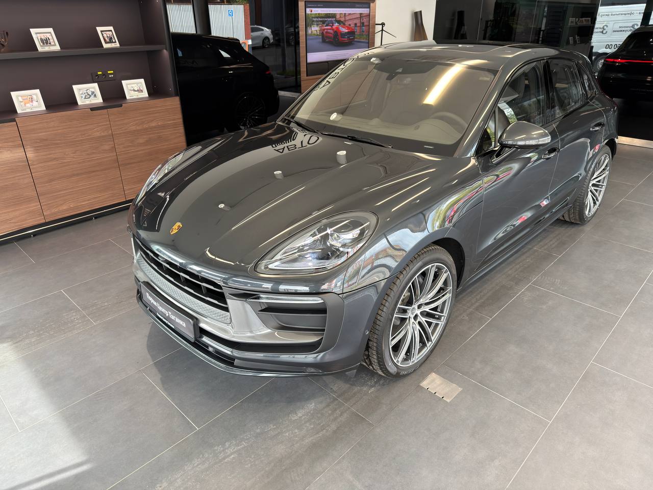 Porsche Macan I [2-й рестайлинг] 2.0 AMT 4WD (265 л.с.) T Серый 2026 