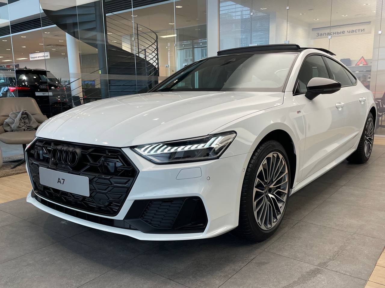 главное изображение транспортного средства