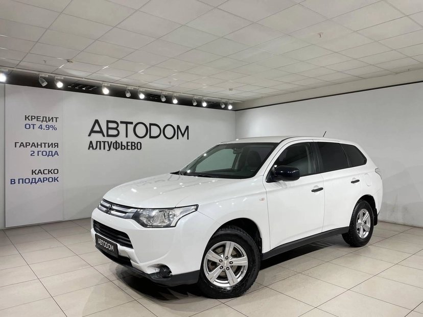Автомобиль Mitsubishi Outlander III поколение 2.0 CVT (146 л.с.) Inform Белый 2014 с пробегом 111 000 км
