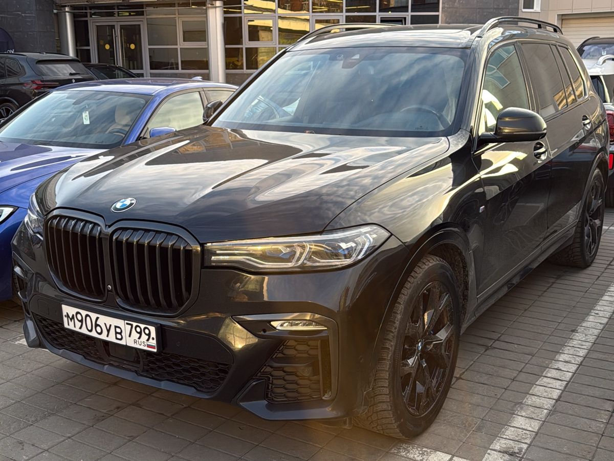 Автомобиль BMW X7 I поколение (G07) 3.0d AT 4WD (249 л.с.) M Sport Pro Чёрный 2021 с пробегом 196 800 км