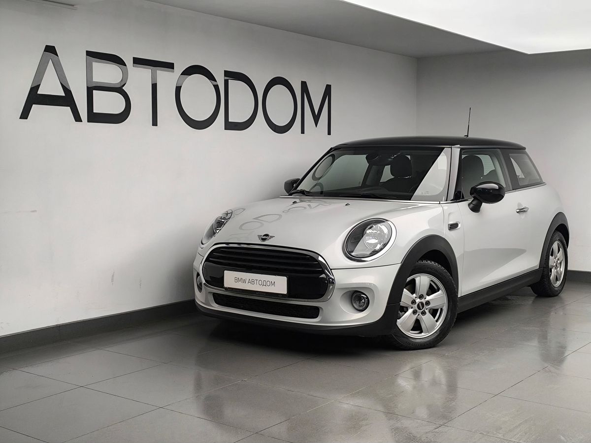 Автомобиль MINI Hatch III (F55/F56) [рестайлинг] Cooper 1.5 AMT (136 л.с.) Cooper Серебристый 2020 с пробегом 45 697 км