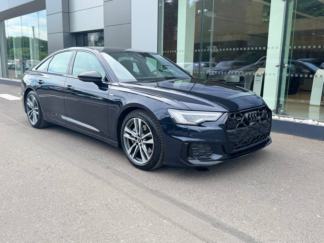 Audi A6 V (C8) [рестайлинг] 2.0 AMT 4WD (245 л.с.) 45 TFSI quattro S tronic Синий 2025 