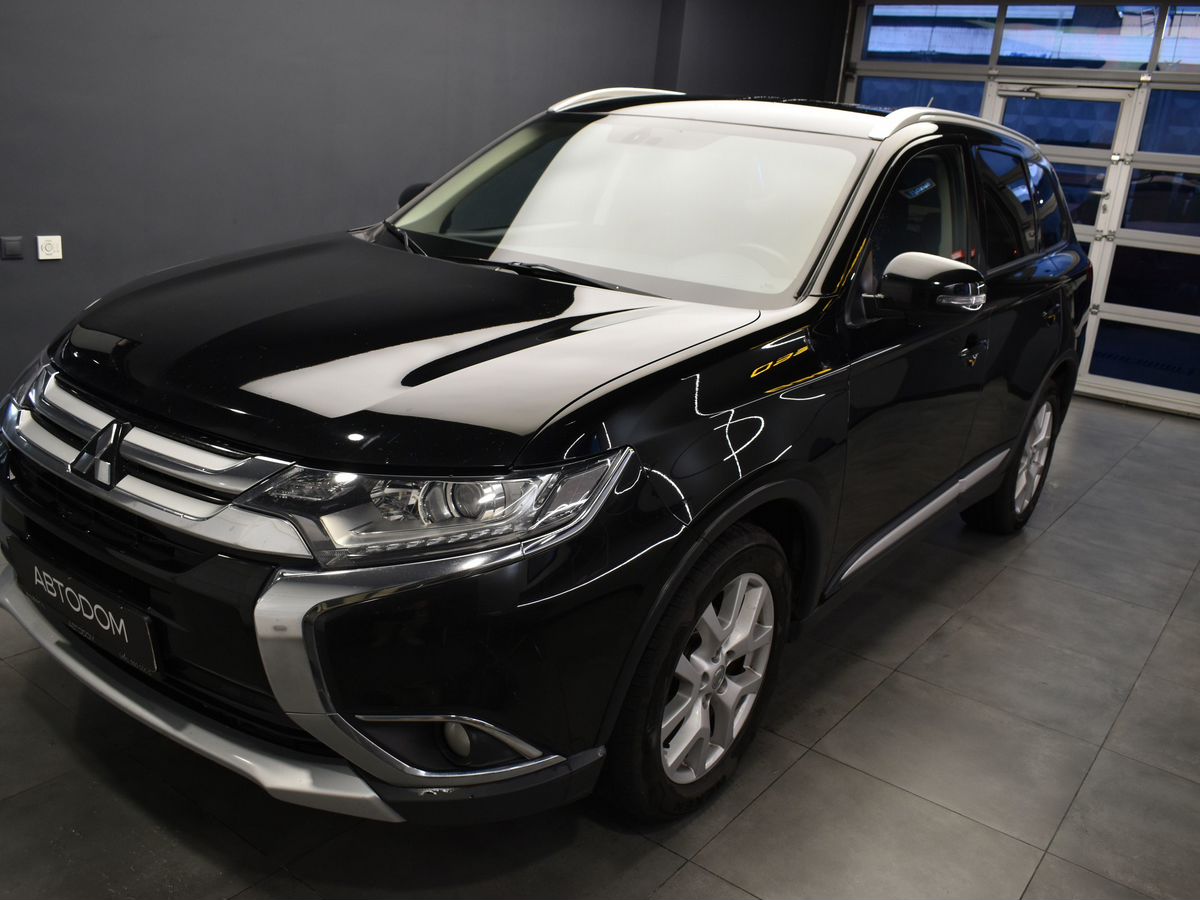Mitsubishi Outlander III [2-й рестайлинг] 2.0 CVT 4WD (146 л.с.) Invite Чёрный 2016 с пробегом 144 435 км