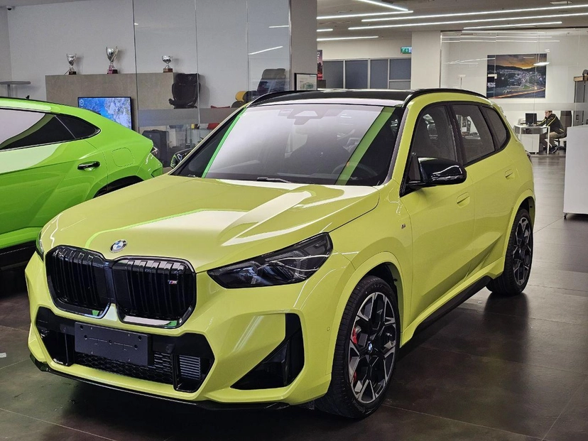 Автомобиль BMW X1 III поколение (U11) 2.0 AMT 4WD (300 л.с.) xDriveM35i Жёлтый 2025 с пробегом 20 км