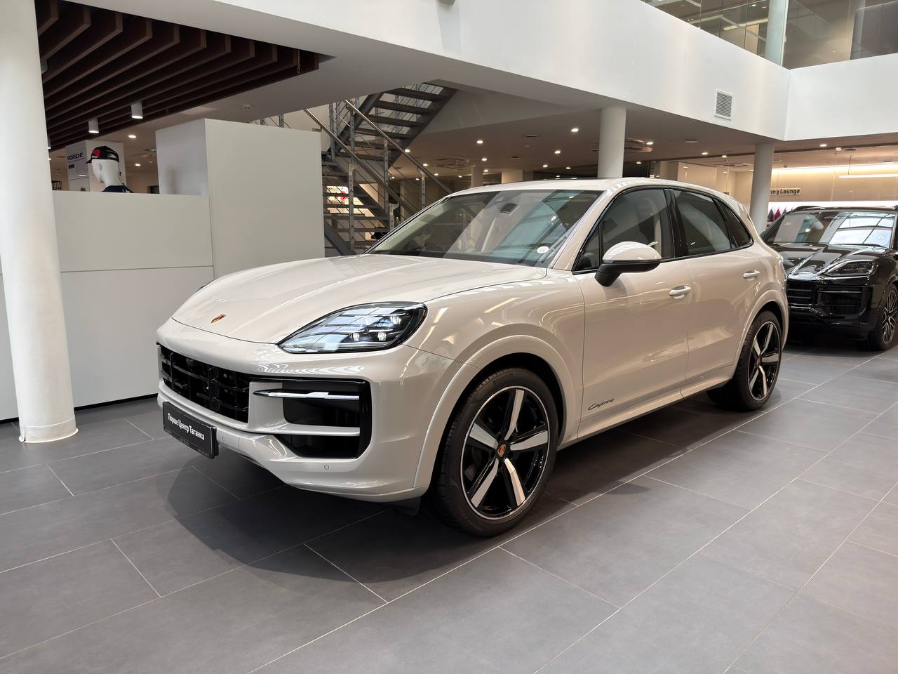 Porsche Cayenne III [рестайлинг] 3.0 AT 4WD (353 л.с.) Base Серый 2025 